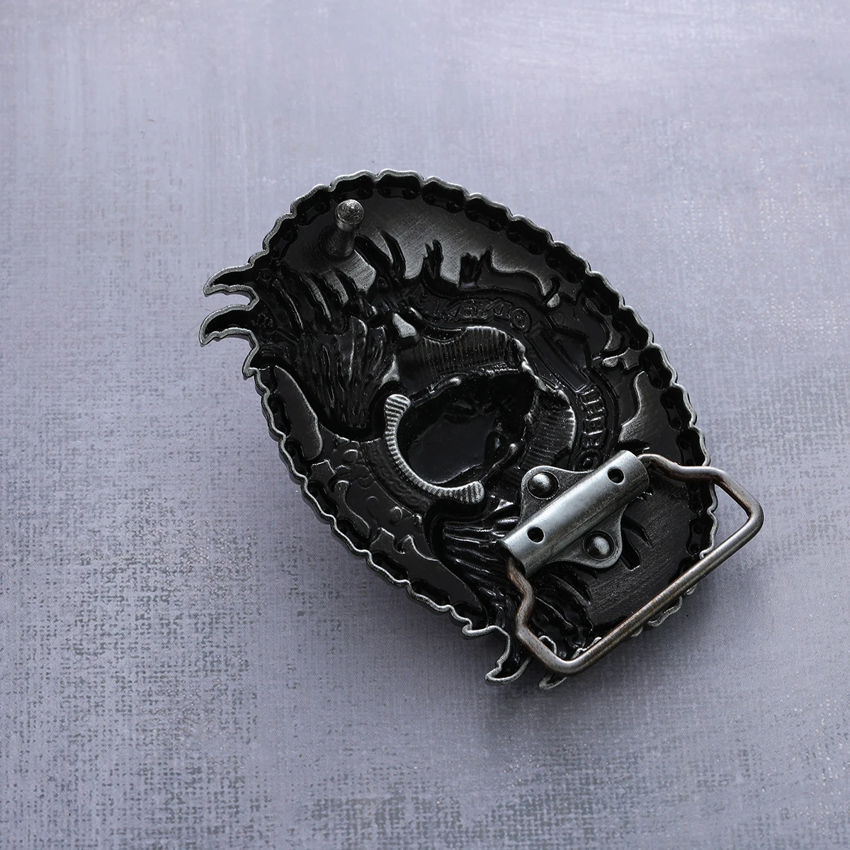 سبائك نيران شبحية مبتكرة على الطراز الغربي مع إكسسوارات بإبزيم حزام ناعم على طراز فاسق أنيق