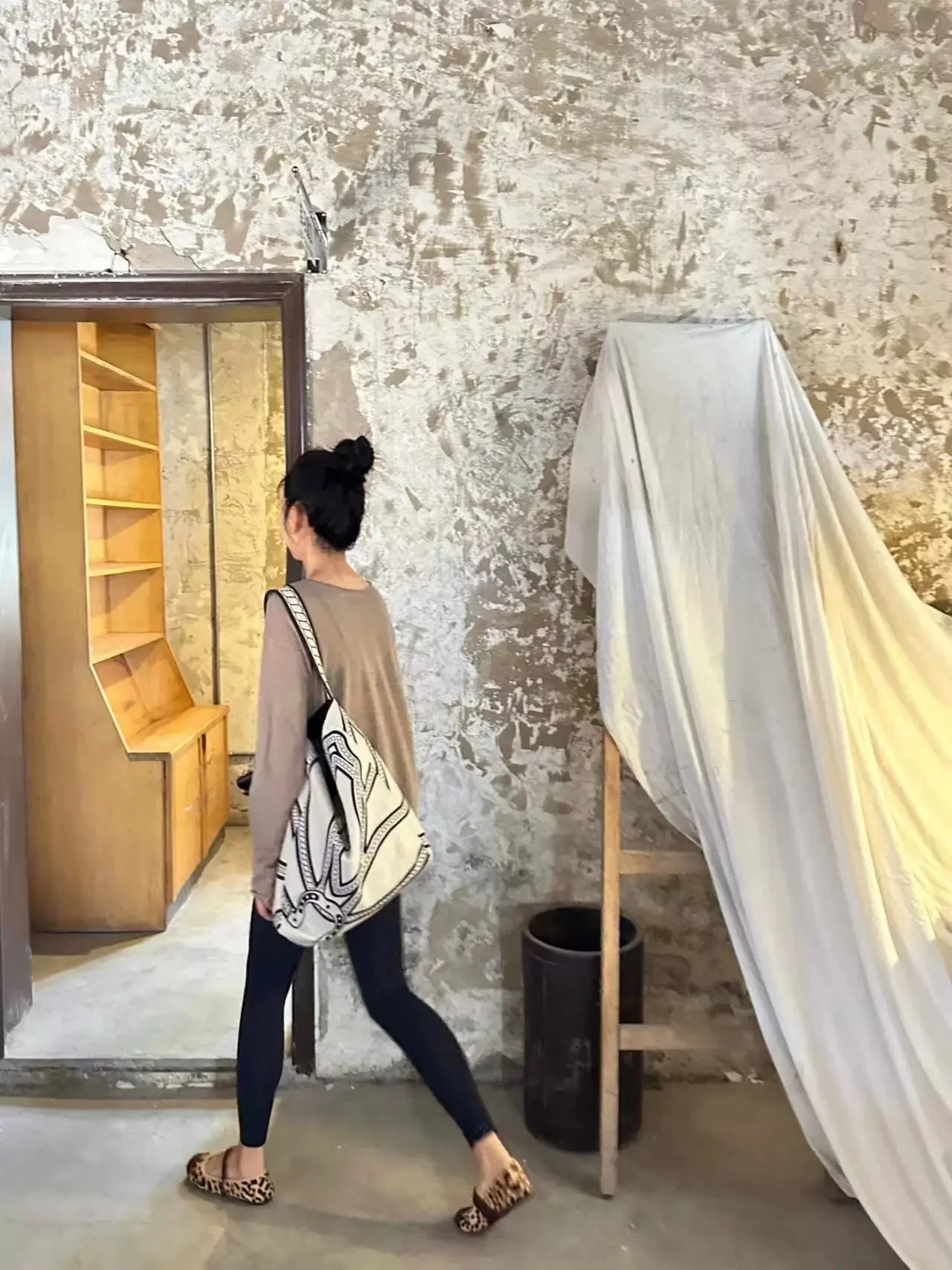 bolsa-de-linho-artistica-da-moda-para-o-verao-2025-novo-design-bolsa-de-ombro-de-lona-para-jovens-casual-padrao-geometrico-bo