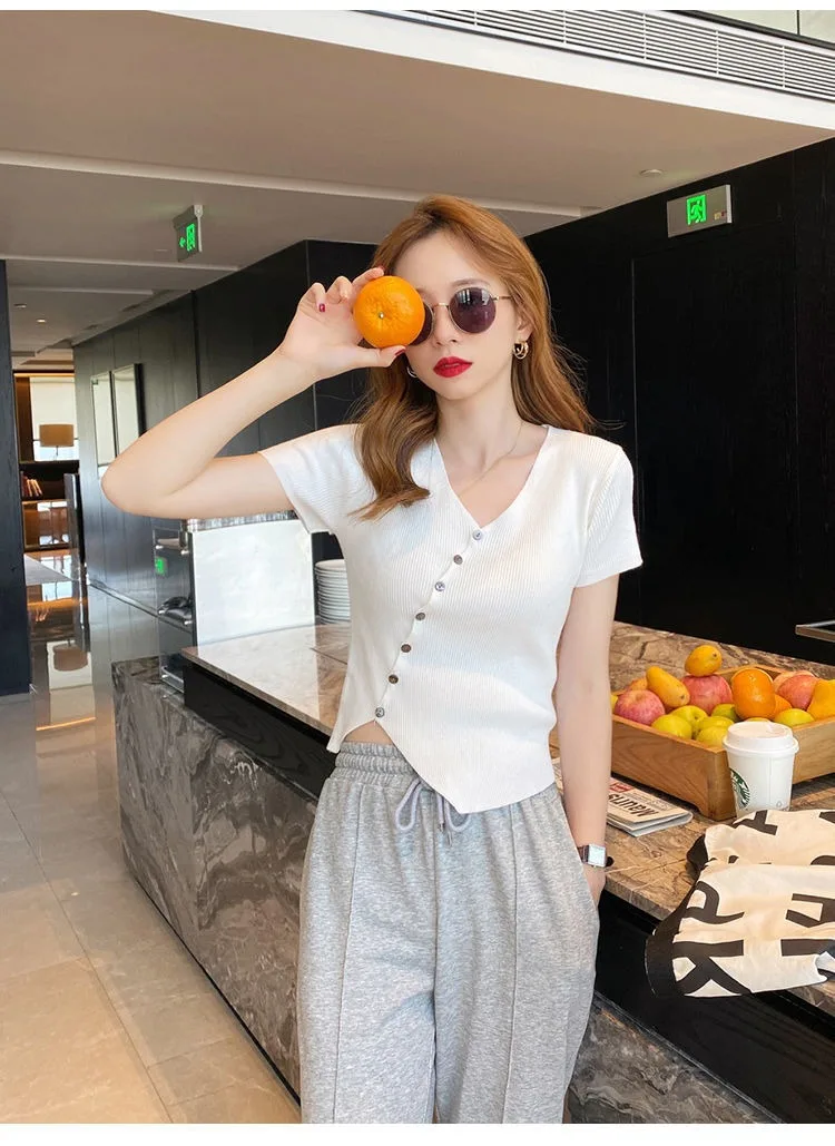 

2021 summer bottomed ice silk T-shirt thin white irregular V-neck short top