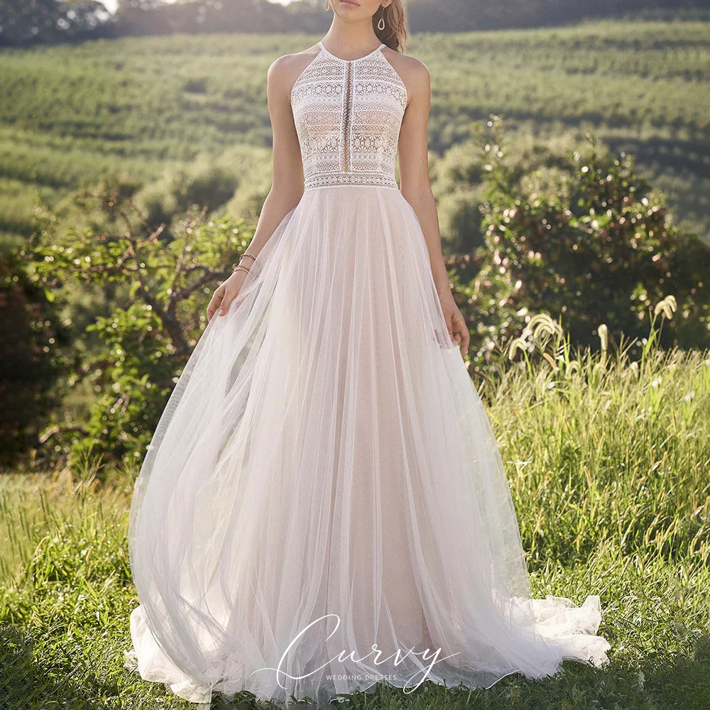 Curvy Bohemian Beach Style Tulle A-Line Wedding Dress Halter Neck Hollow Crochet Lace Bodice High Waist Customized for Women