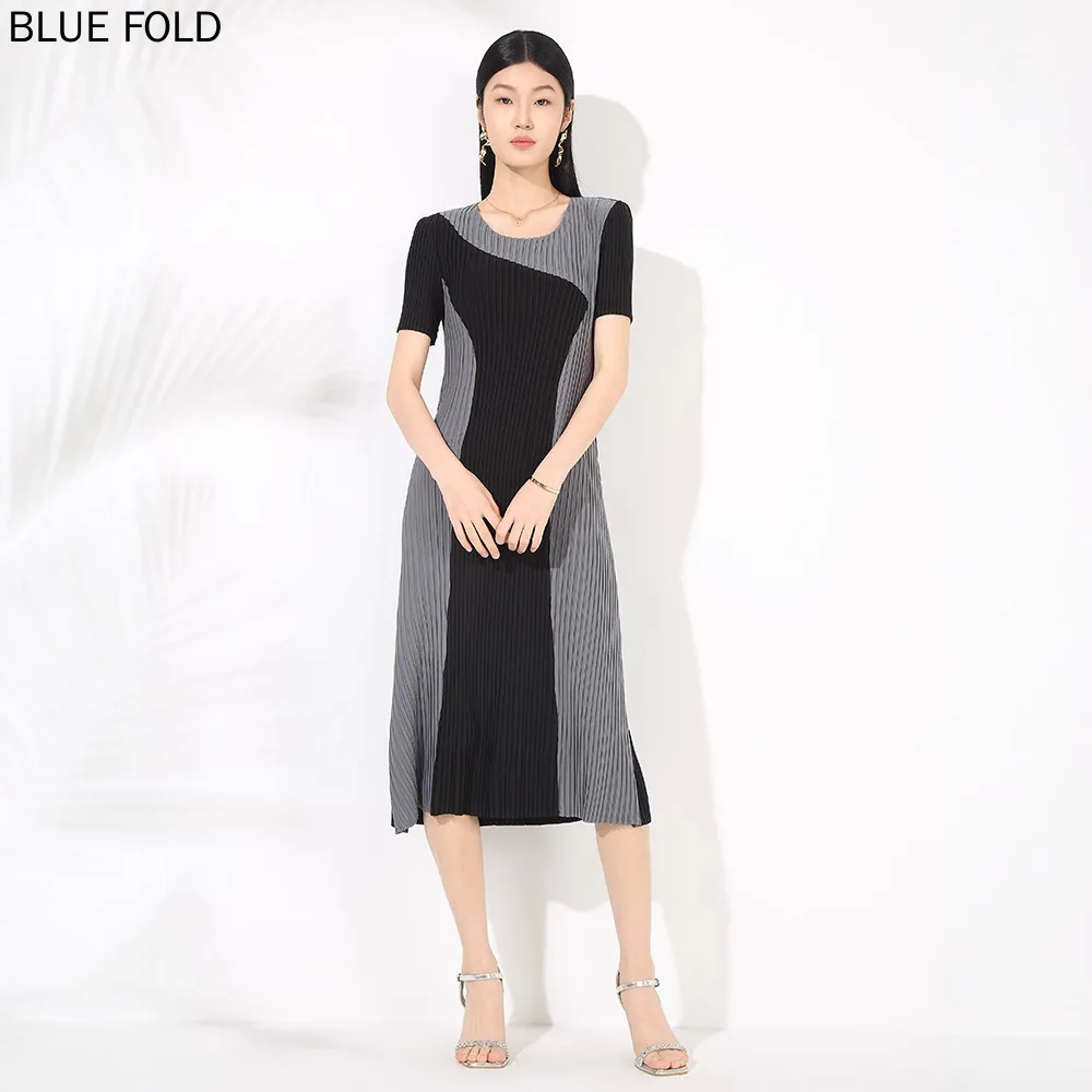 MIYAKE Summer Color-blocking Dress for Women High-end Temperament Elegant Heavy Work Pleated Round Neck Youthful Mid Dress