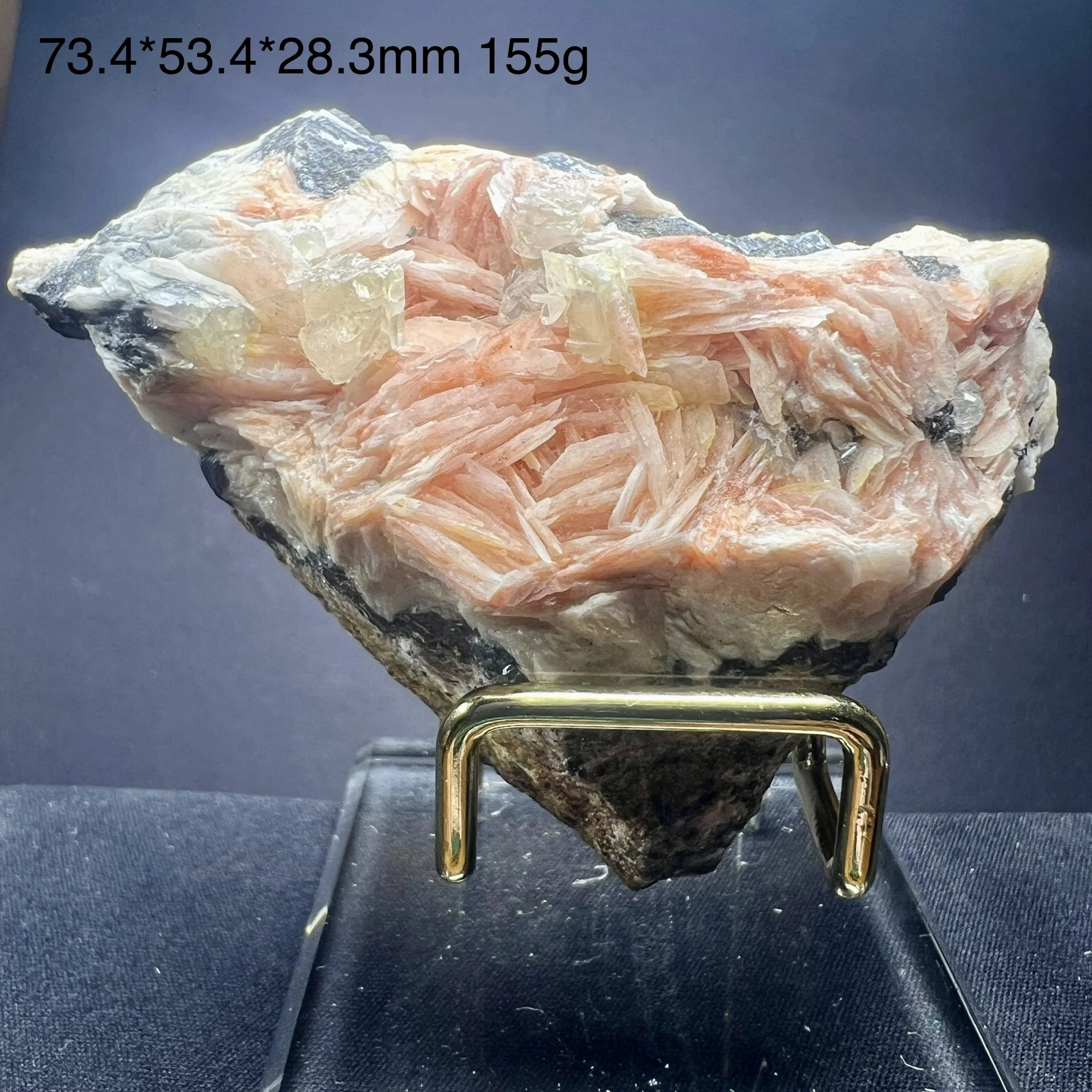

Natural Moroccan barite, galena and sphalerite coexisting crystal specimen, ornamental and collectible display item.