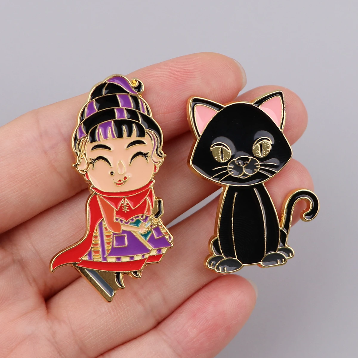 Halloween Witch Enamel Pin Brooches for Women Men Lapel Pins Badges on Backpack Funny Jewelry Cosplay Accessories Friends Gifts