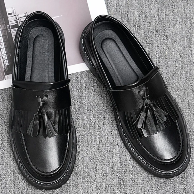

Fashionable Men Loafers Trendy, Comfortable, and Casual Shoe English Vintage Oxford Shoes Minimalist Design Social Shoes for Man
