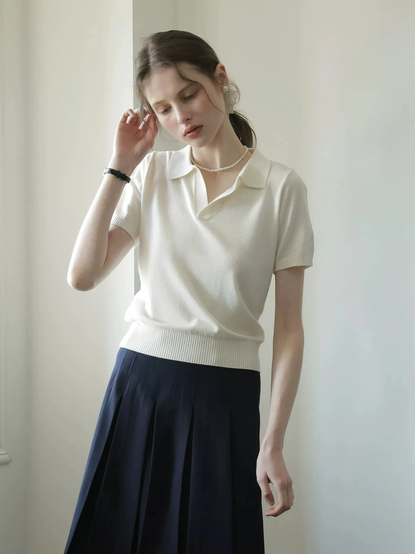 

White Shirt Women's Summer Design Knitted Short Sleeve Turn-down Collar Top Korean Style Commute Pure Color Regular Fit