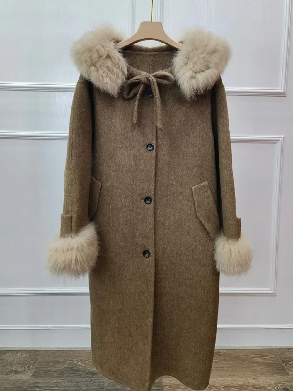 

Wool Coat 2025 Autumn Winter New Woolen Coat Women Warm Natural Fox Fur Jacket Female Long Single Button Cashmere Fur Jacket