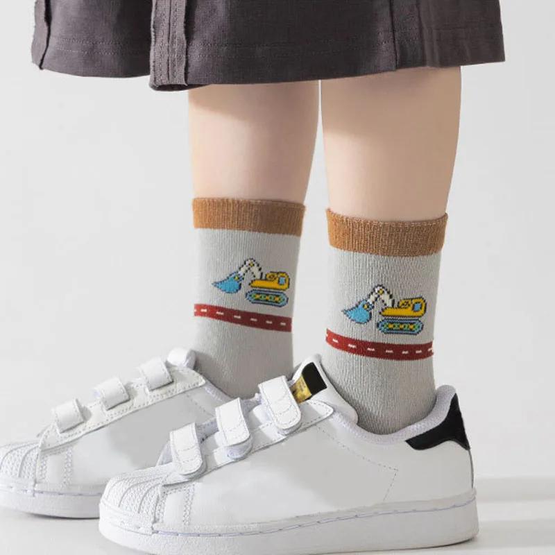 5 Paar rutschfeste Socken-Set für Jungen, niedliches Cartoon-Motiv, Auto, Bus, Bagger, Streifenmuster, bequem, atmungsaktiv, für Kinder und Babys – Detail 5