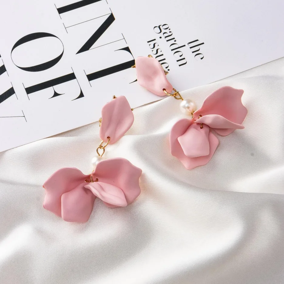 2023 Fashion Acrylic Flower Petals clip earrings without piercing For Women Trend Luxury Design Sweet Pendientes Jewelry Modern
