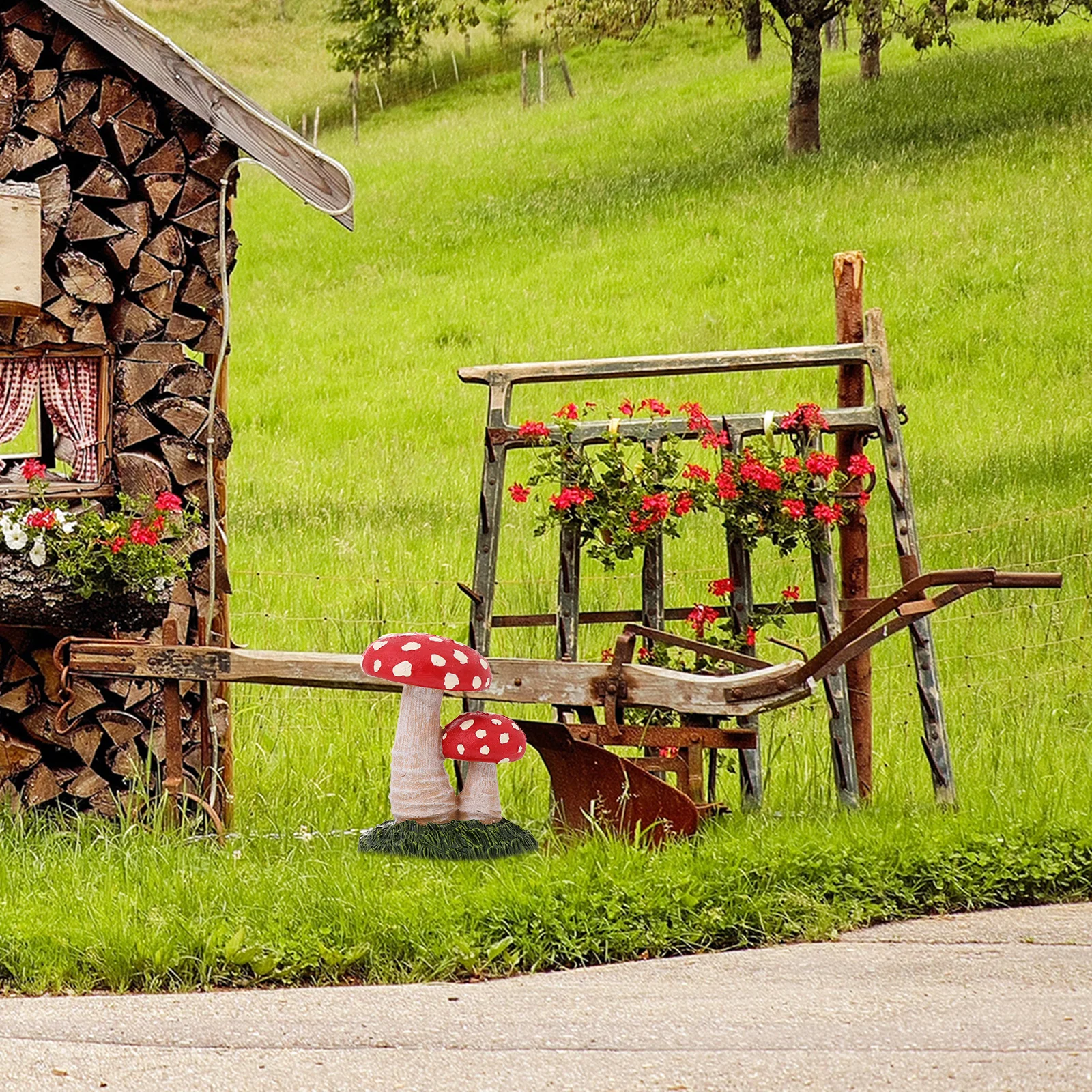 

1Pcs Resin Mushroom Craft Miniature Decorative Supply Chic Appearance Desktop Tabletop Adornment Long Serving Time