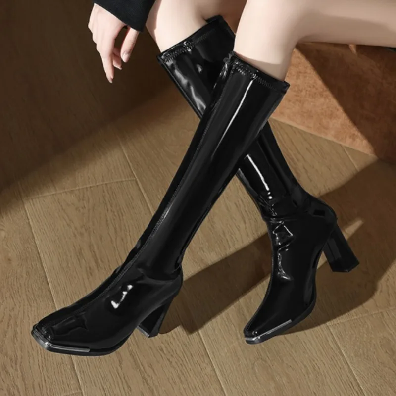 

Женские зимние новые роскошные дизайнерские ботинки из лакированной кожи на высоком каблуке, повседневные уличные элегантные ботинки, модные женские ботинки челси большого размера