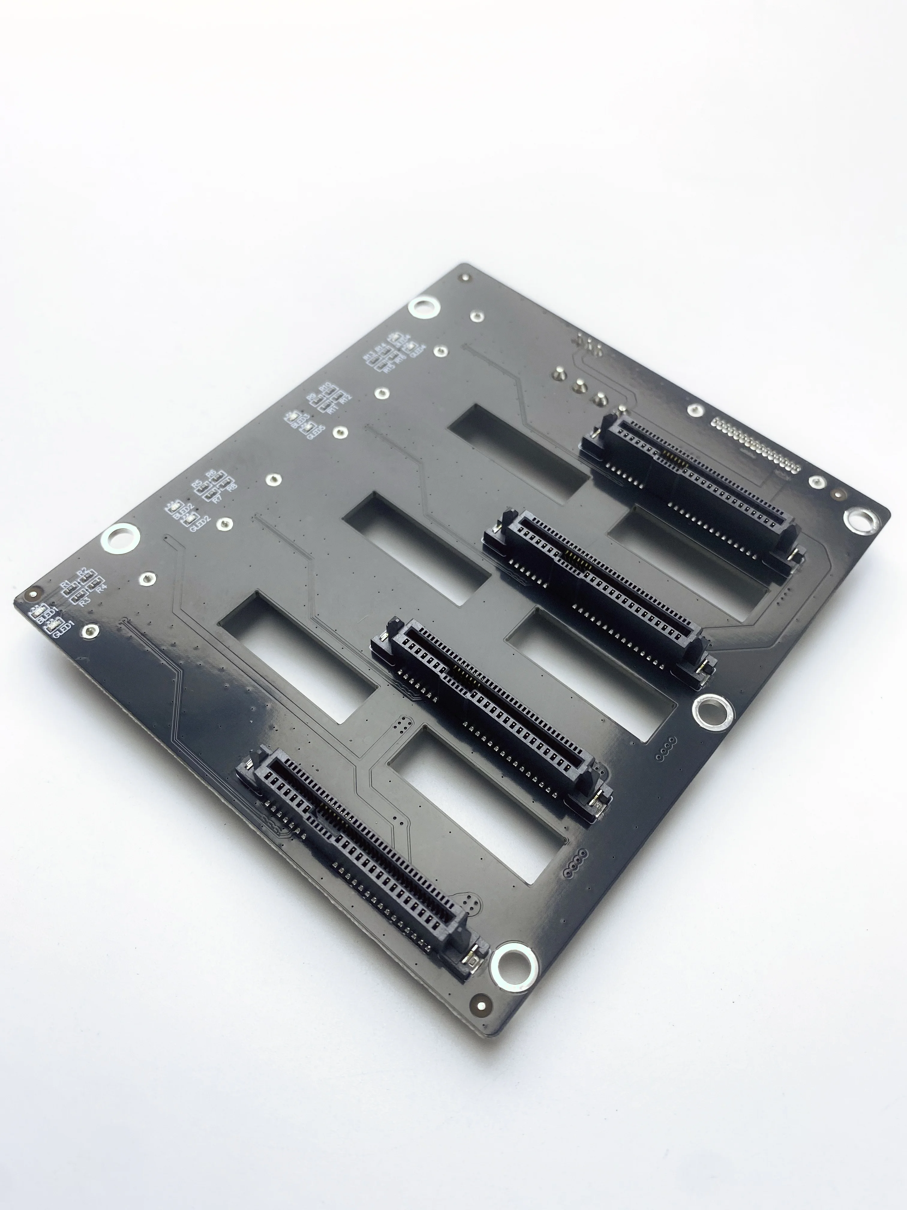 Server Backplane N4 SATA Hard Disk Expansion Backplane 4 interface is Compatible With Server /PC Hard Disk Expansion - Image 5