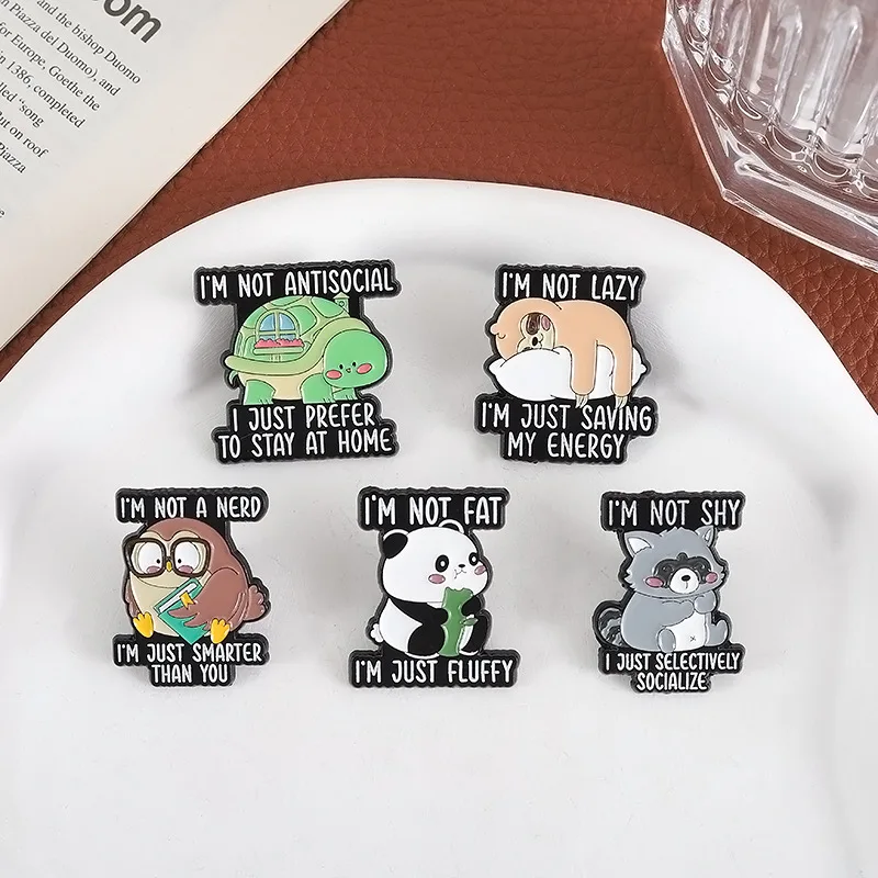 Animal dos desenhos animados broche pinos bonito panda urso tartaruga preguiças pássaro carta eu não sou gordo apenas fofo esmalte corsage jóias acessório p