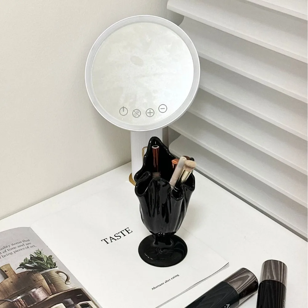 

High-quality Creative Minimalist Ceramic Dressing Table with A Luxurious Pen Holder Cosmetic Brush Storage Rack and Popular Gift
