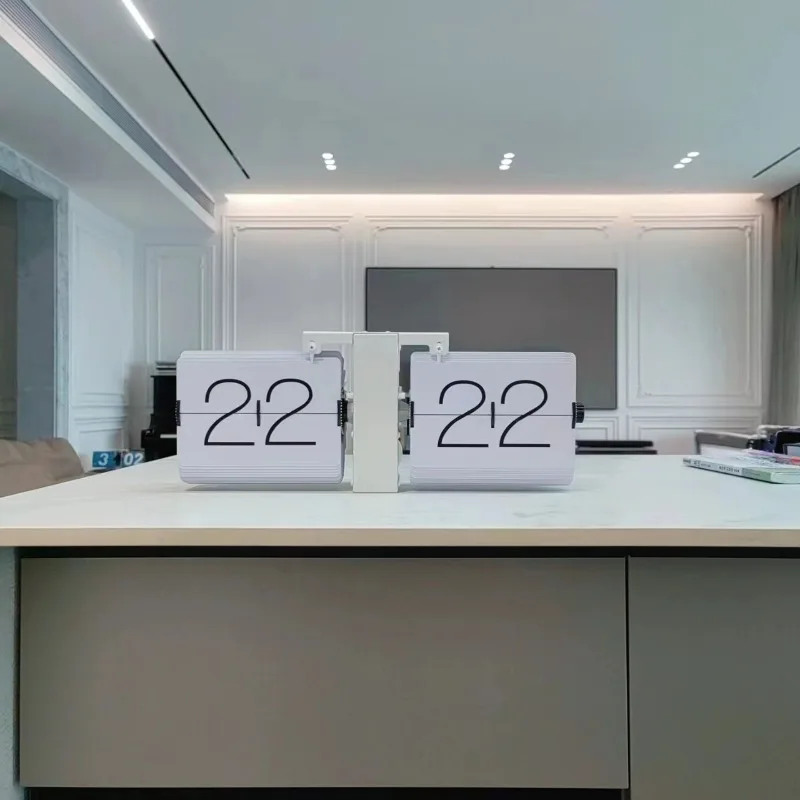 Stainless Steel Large Page Turning Atmosphere Metal Desk Clock Fashion Living Room Automatic Page Turning Clock Digital