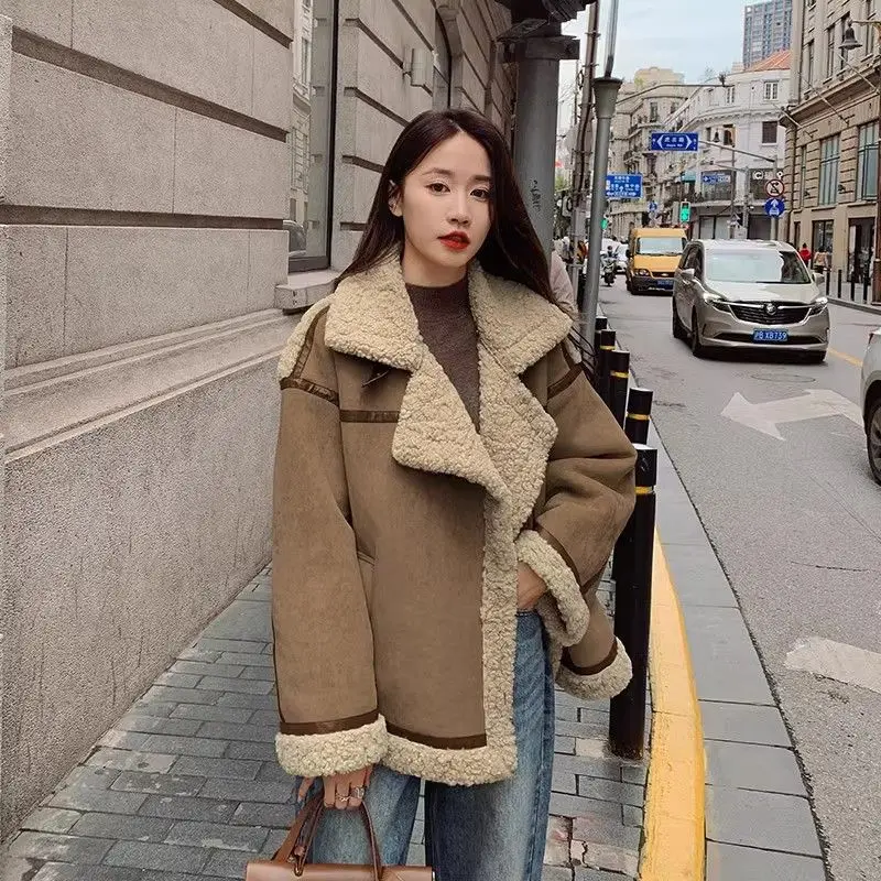 เสื้อแจ็คเก็ตเท็ดดี้โอเวอร์ไซส์สำหรับผู้หญิง ฤดูหนาวปี 2025 เสื้อโค้ทขนเทียม ปกขนสัตว์เทียม เสื้อแจ็คเก็ตทรงหลวมสำหรับผู้หญิง เสื้อโค้ทขนแกะหนานุ่ม