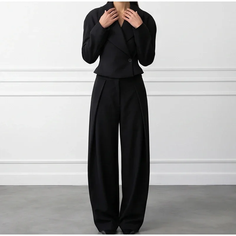 Damen-Hosen-Sets, V-Ausschnitt, Langarm, Taillenbetonende Asymmetrische Mäntel, Hochgeschnittene Plissierte Hosen, Schicke Büro-Outfits für Damen, Neuheiten – Detail 13