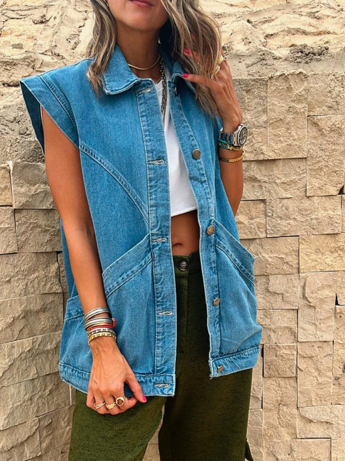 Sleeveless Pockets Oversized Denim Vest Classic Button Down Jean Vest Women Casual Loose Lapel Jean Jacket Fashion Streetwear