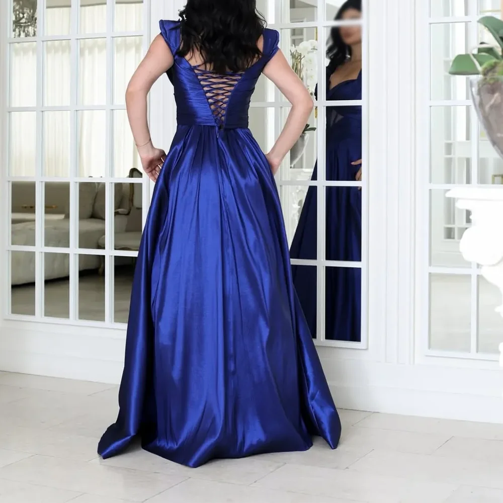 فساتين سهرة أنيقة من الساتان الأزرق فساتين حفلات رسمية على شكل حرف a على شكل قلب مطوي فساتين لحضور الحفلات الموسيقية مخصصة 2025