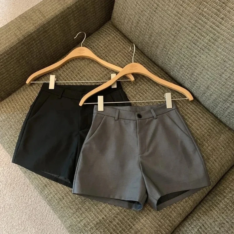 Pantalones cortos negros elegantes para traje de oficina