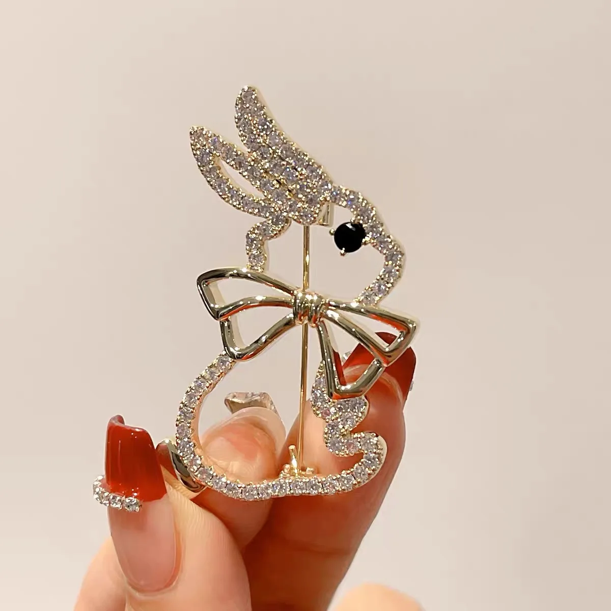 Cute Rhinestone Hollow Rabbit Brooches  for Women Girls Animal Metal Lapel Pins Button Clothing Accessories
