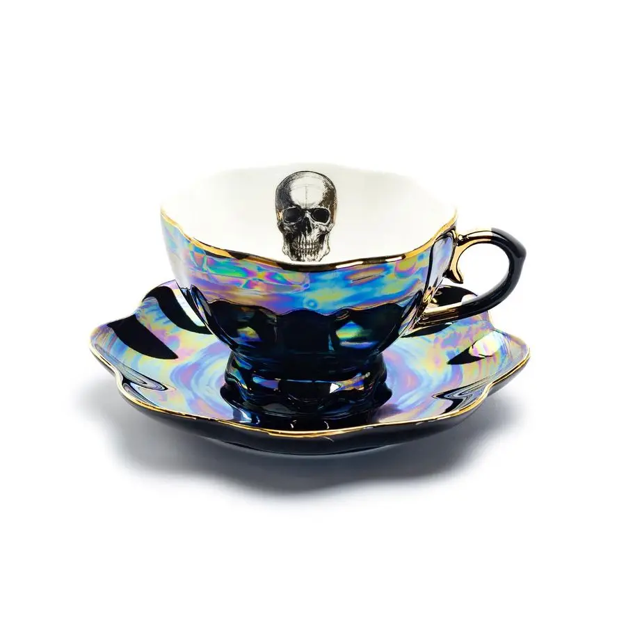 

Чайная пара (чашка и блюдце) с черным золотым блеском и золотой окантовкой в стиле «Череп»