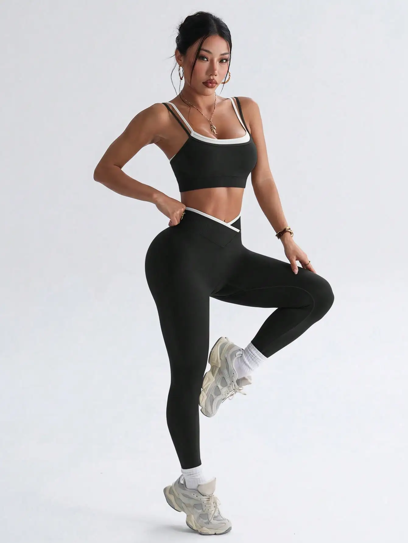 Nahtloses Yoga-Set für Damen, 2-teilig, Sport-BH, High-Waist-Leggings, verstellbare Träger, V-Taille, Po-Lifting, Workout – Detail 5