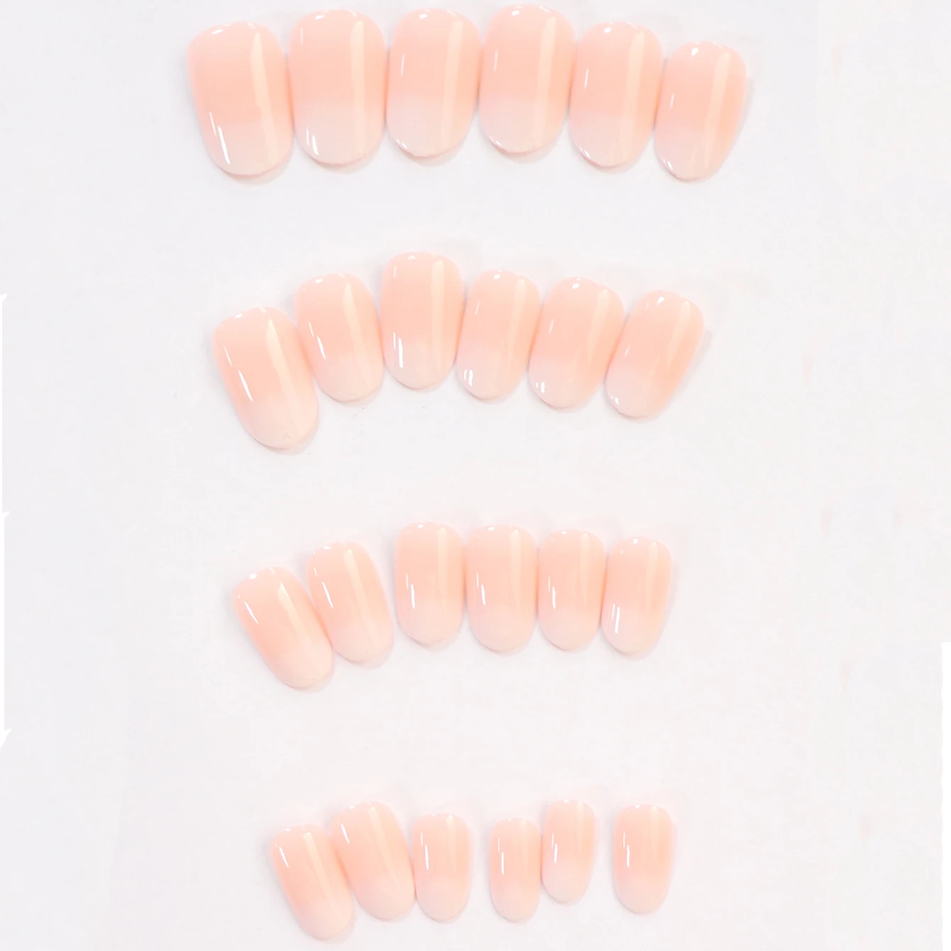 120枚入りミディアムオーバルオンブレピンクミニマリストつけ - Nail Art Ombre Pink のレビューと価格