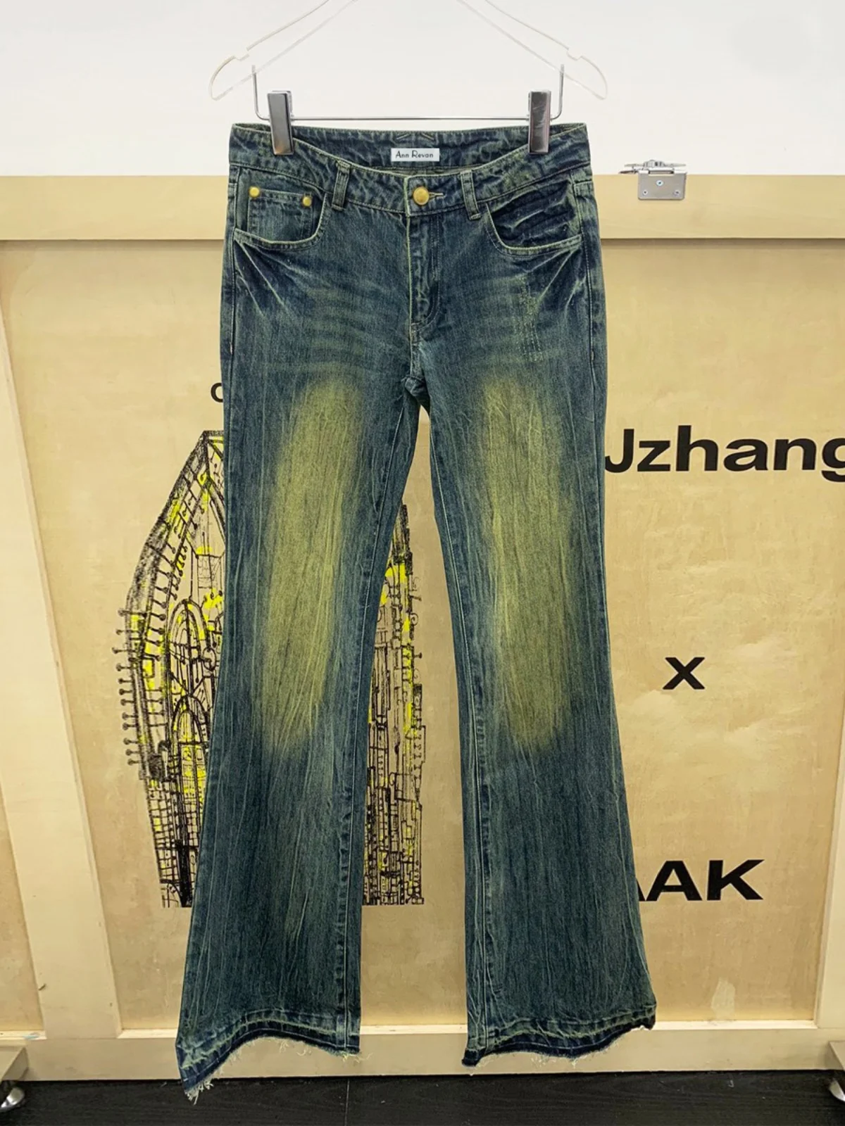 Ripped Bell Bot Jeans Denim Pants Embroidered Lettering Worn-In Look High Waist Long Leg Zipper Closure Deep Blue Color
