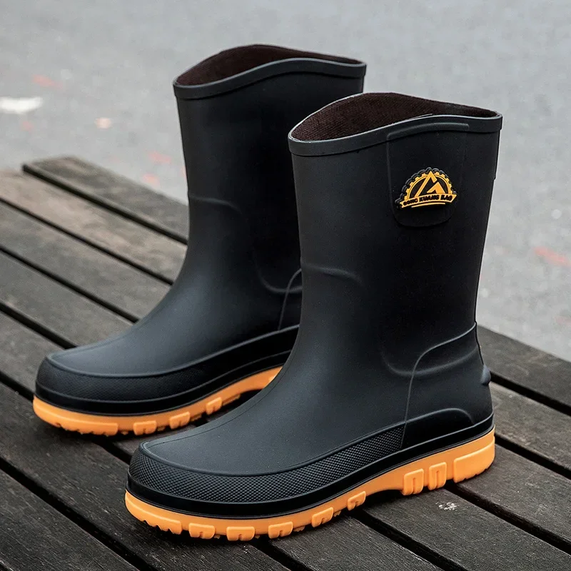 Botas de lluvia para hombre, botas de goma a media pantorrilla a la moda, calzado de agua antideslizante, botas de seguridad para el trabajo impermeables para exteriores, zapatos de lluvia para hombre nuevos