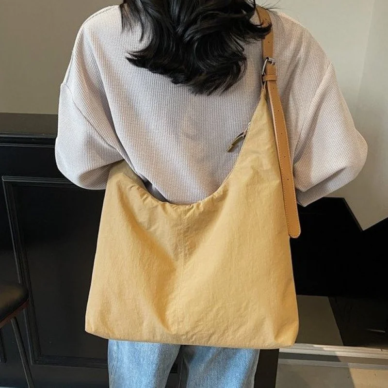 

2025 New High-end Luxury Brand Ladies Leather Shoulder Bag Famous Designer Simple Paris Vintage​