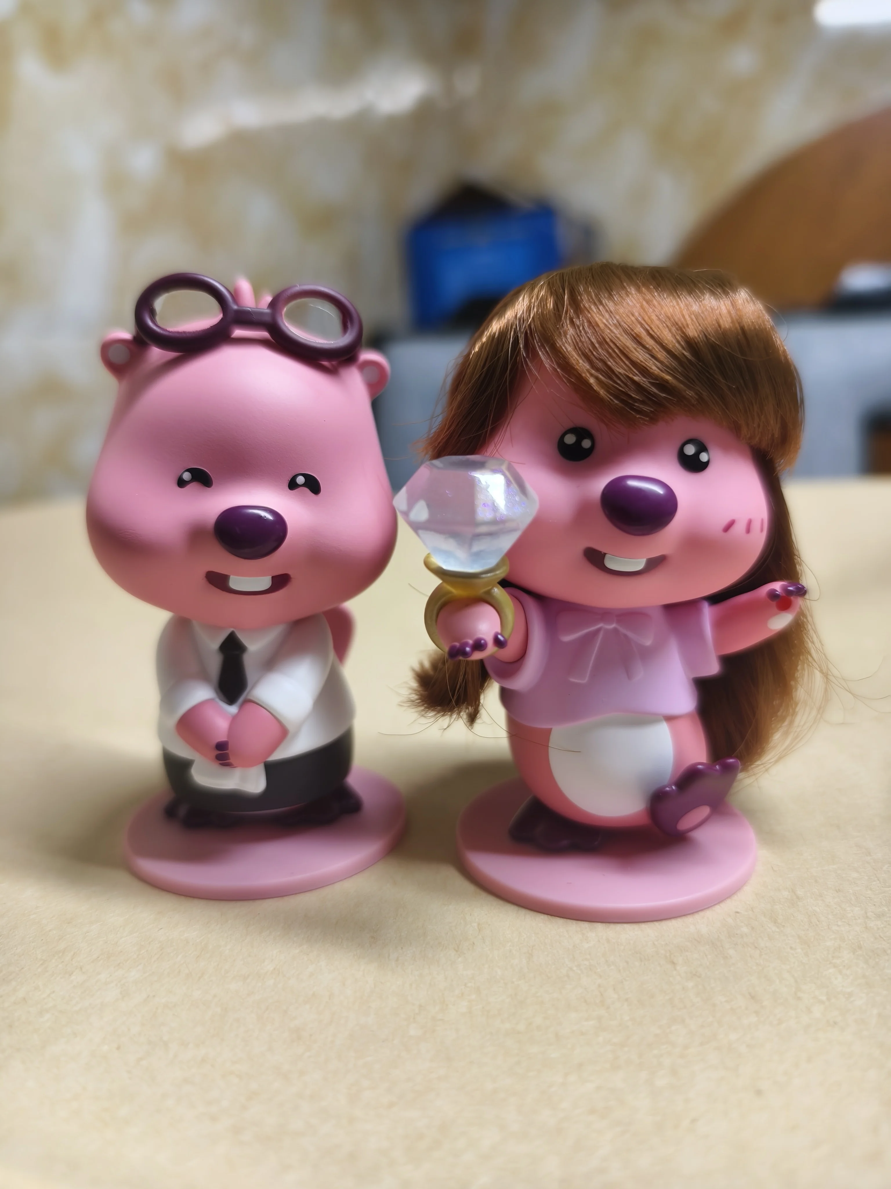 

Genuine friend circle series includes blind boxes figurines cute ornaments surprise Desktop Decoration Festival Gift