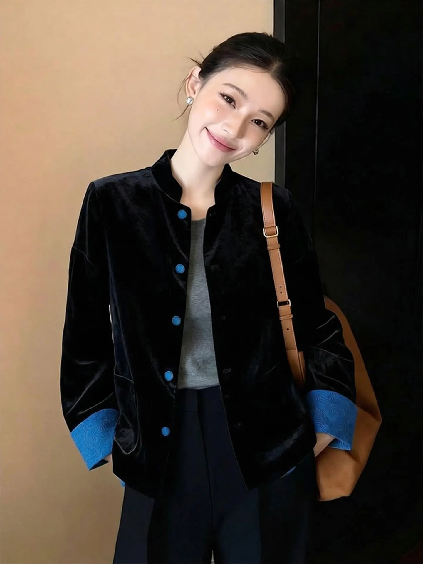 Picture 3: New Chinese Style Velvet Patchwork Jacket Women's Spring 2026 Black Stand Collar Button Double Sided Wear Commuting Top