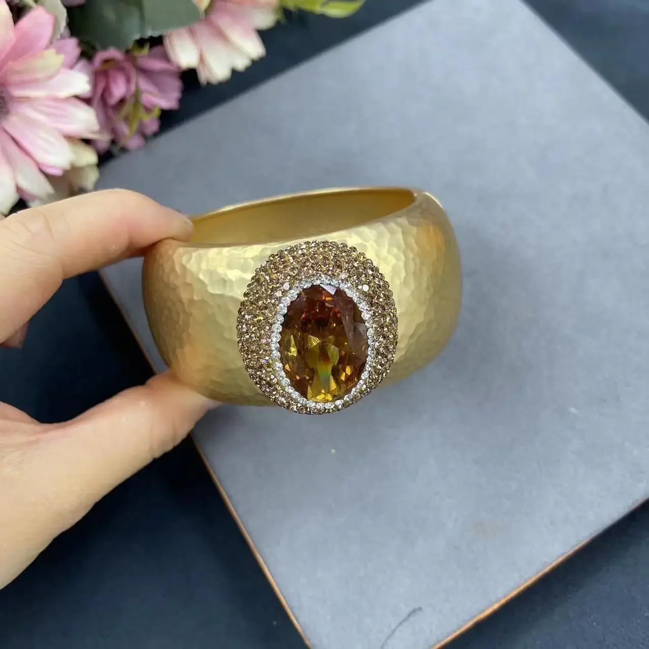 Bracelet ouvert en or médiéval asiatique, pierre de sultan turc, bijoux vintage français personnalisés, design exagéré