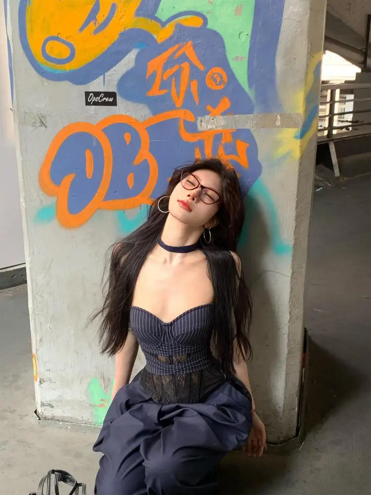 Atasan Tanpa Tali Tanpa Lengan Seksi Ramping Renda Tambal Sulam Bergaris Biru Wanita Musim Panas dan Celana Panjang Kaki Lebar Pinggang Tinggi Set Dua Potong 2025