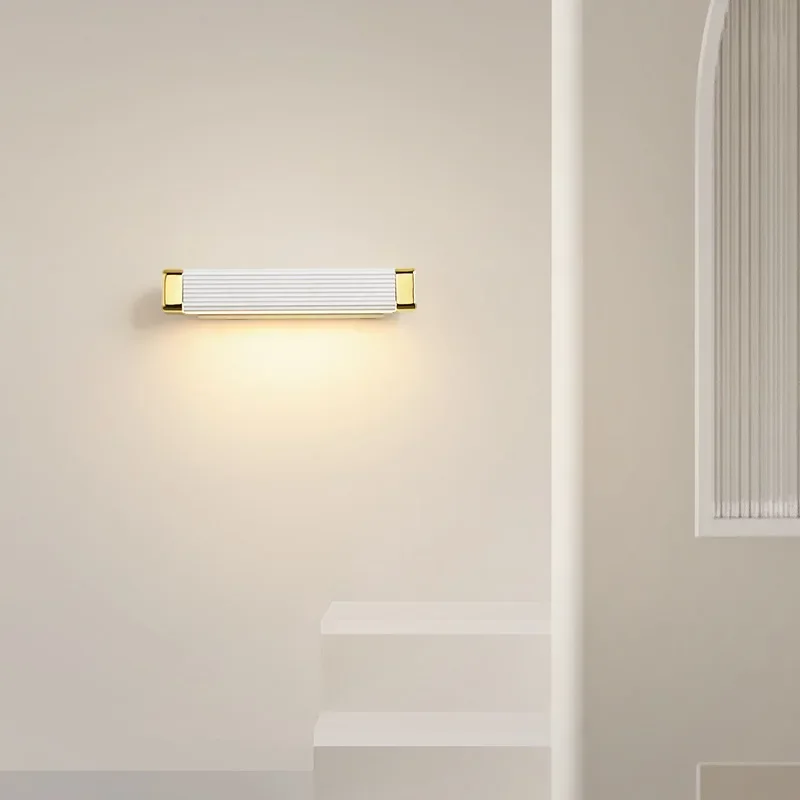 Light Luxury Fashion Bedroom Bedside Eye Protection Reading Lamp