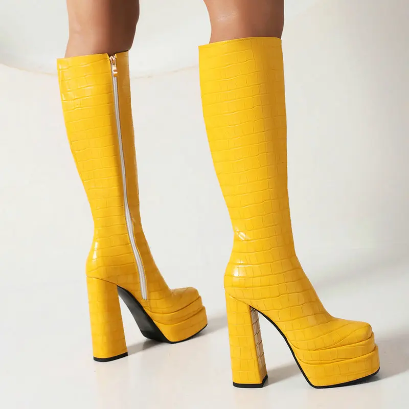 

Новая современная шоссе пикантная женская обувь, зимние ярко-желтые модельные туфли до колена на высоком каблуке, женские ботинки на платформе, размер 43