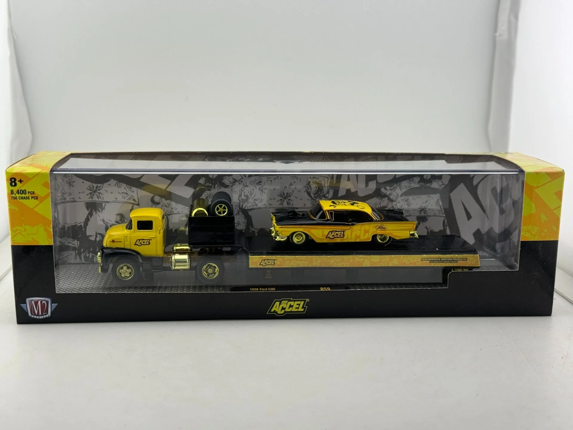 Hay palabras en la caja Diecast M2 1/64 escala 1956 Ford Coe R59 remolque modelo de coche de aleación