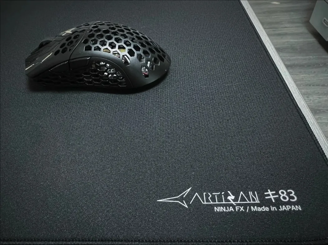 ARTISAN K83 Hexagonal fine grain surface Smooth mouse pad