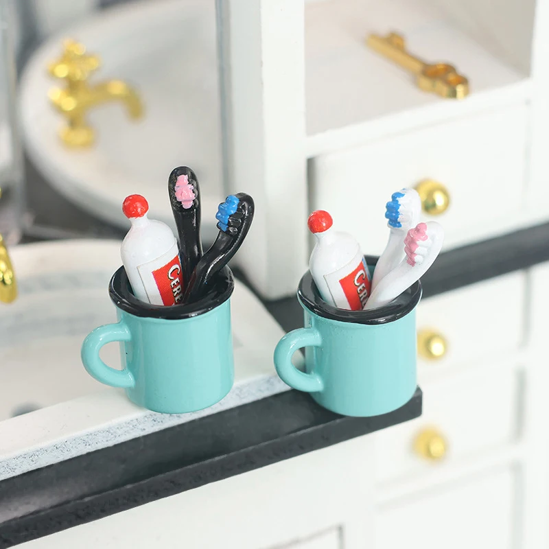 4pcs/set 1/12 Dollhouse Simulation Toothpaste Toothbrush Cup Set Mini Bathroom Decoration Dolls House Furniture Accessories
