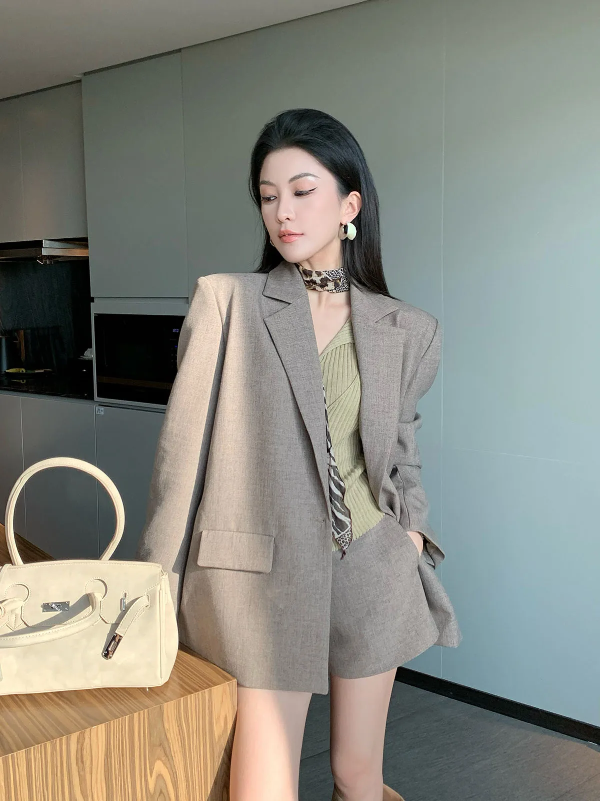 

Casual Long Sve Jaet And orts Set for Women Ele Versatile Autumn Winter Faion Outfit ort Pants Two Piece Set