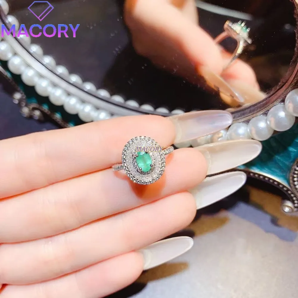 Ladies emerald 925 sterling silver ring elegant  generous  luxurious and charming engagement and wedding ring  holiday gift