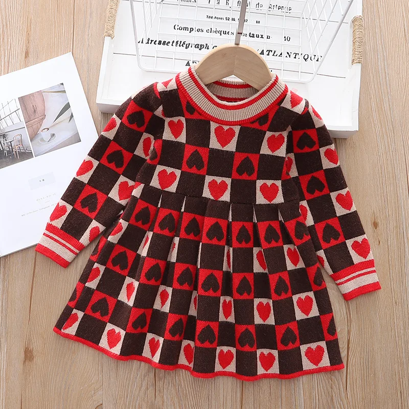 Jesienno-zimowa dziewczęca sukienka sweterka z kratownicą z pełnym nadrukiem wzór miłosny utrzymać ciepłą suknię z dzianiny dla dzieci w wieku 2-6 lat