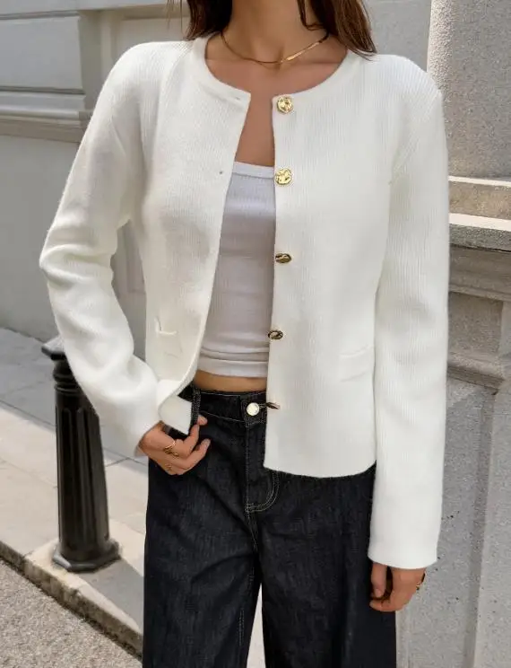 

2025 Autumn Solid Color Round Neck Elegant Socialite Small Fragrance Style Metal Button Short Knitted Sweater Cardigan Jacket