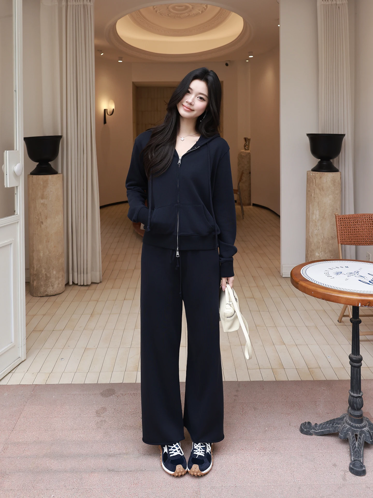 

Laying Yang's Personal Style ME Blue Paris Spring New Lace Breathable Slimming Fashionable Set Women's Long Pants High Elasti...