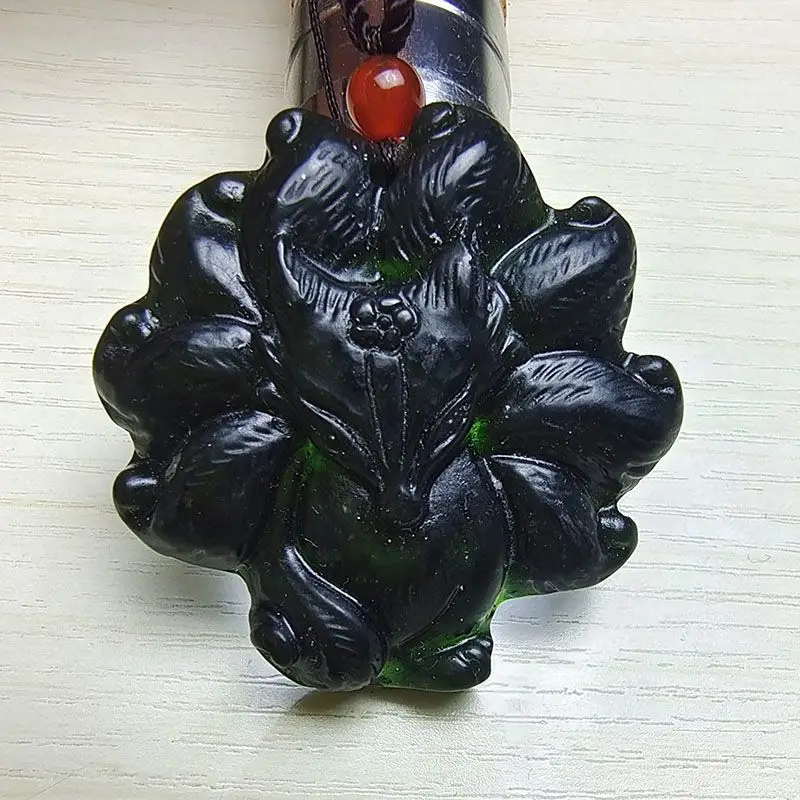 Nine-tailed Fox Pendant Health Medicine Wang Shi Fox Strong Magnetic White Fox Pendant Strokes Peach Blossom.