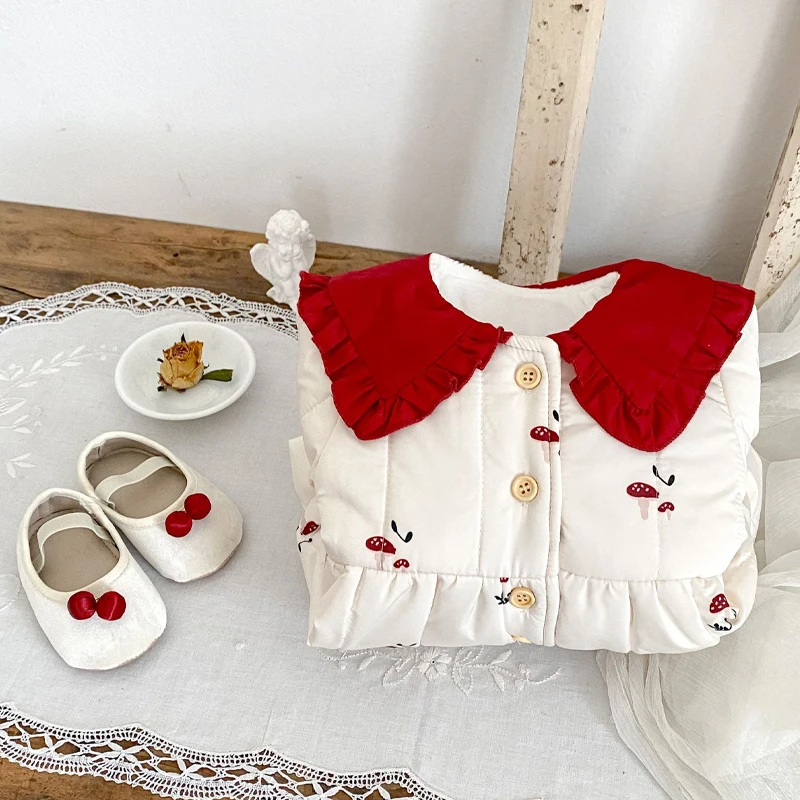 New winter baby clothing, 0-3 year old female baby, warm jacket with velvet mushroom printed cotton jacket