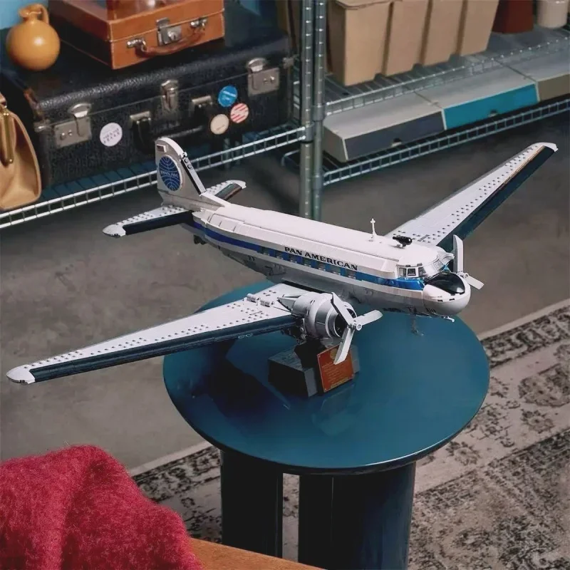 

In Stock New 1903PCS Douglas DC-3 Pan Am Airliner 11378 Creative Building Blocks Compatible with DIY Toys Party Gifts for Friend