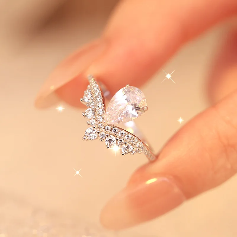 

Великолепное женское кольцо с муассанитом 1.5 карата из платины PT950 - Кольцо с муассанитом 1.5 карата в форме капли, для торжественных мероприятий