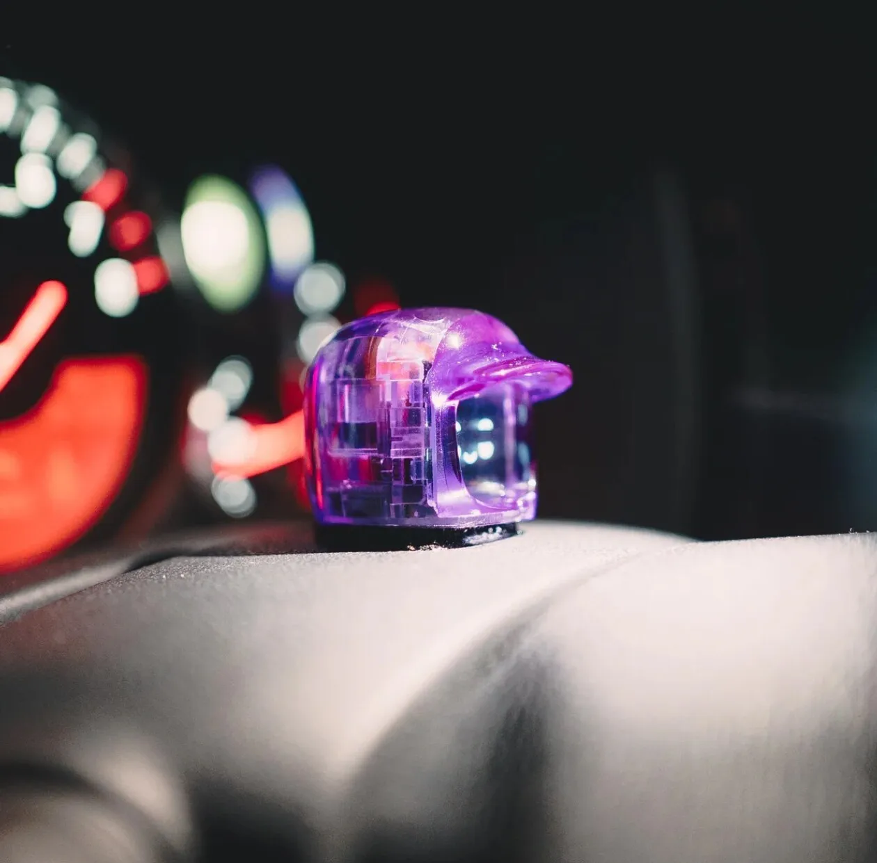 low price Dasai Mochi 3 Limited Edition Transparent Crystal  Automotive Car Robot Replacement Decor Interior Dashboard Ornament