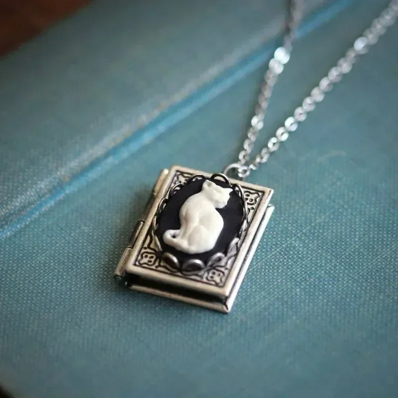 

Gothic White Cat Pendant Necklace for Women Vintage Creative Necklace Page Turnable Book Shaped Necklace Party Jewelry No Box